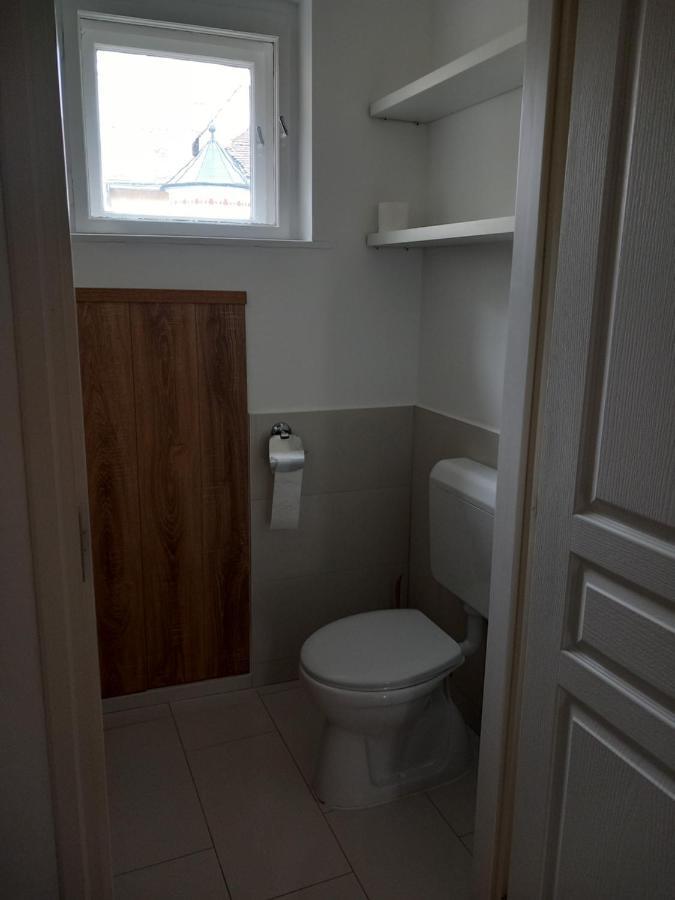 Korvin One Apartman Papa Luaran gambar