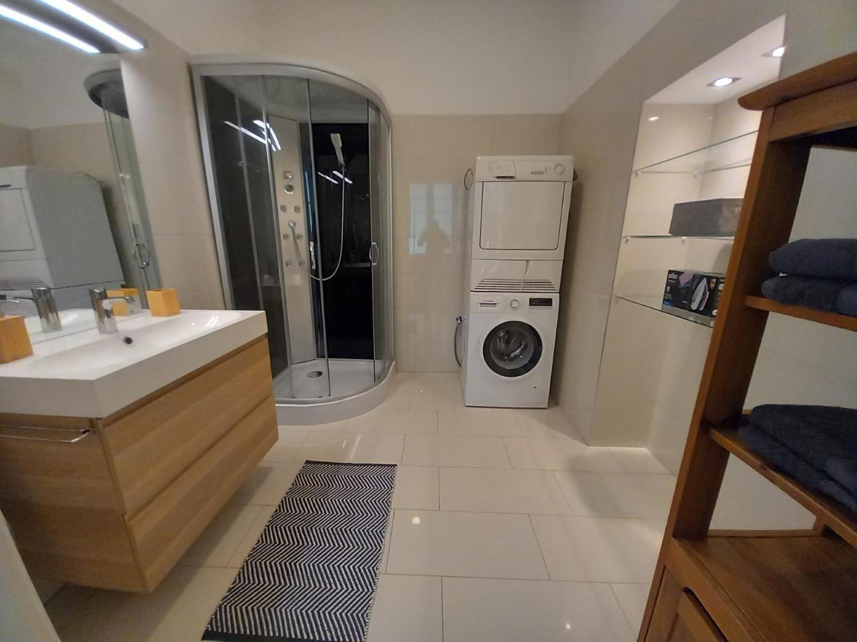Korvin One Apartman Papa Luaran gambar