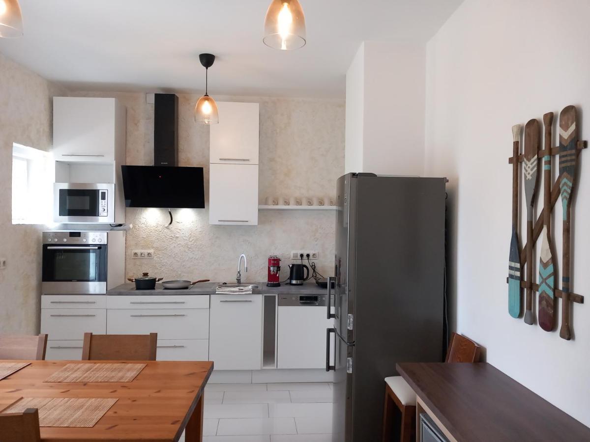 Korvin One Apartman Papa Luaran gambar